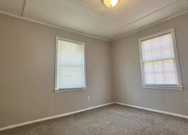 Property at 1010 W 5th Ave, Gastonia, NC, 28052, 2 beds, 2 baths, [object Object]