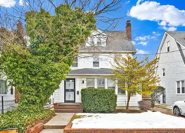 Property at 18822 Lewiston Ave, Saint Albans, NY, 11412, 5 beds, 3 baths, [object Object]