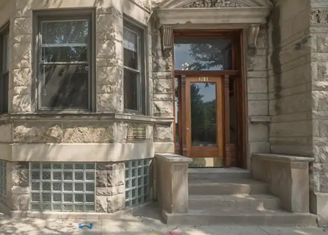 Property at 1204 W Lexington St Unit 3R, Chicago, IL, 60607, 2 beds, 1 bath, [object Object]