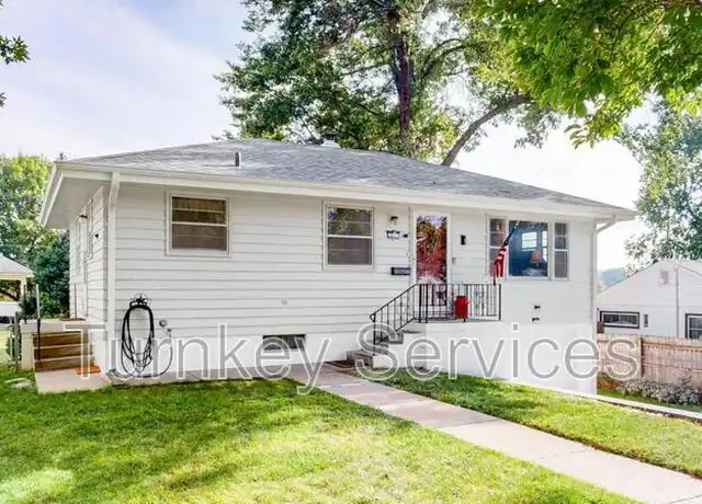 Property at 427 E 2nd St, Papillion, NE, 68046, 2 beds, 2 baths, [object Object]