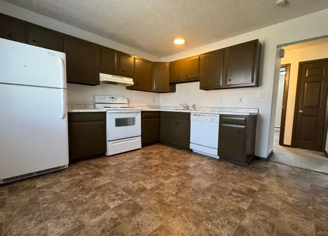 Property at 114 W 43rd St, Sioux Falls, SD, 57105, 2 beds, 1 bath, [object Object]
