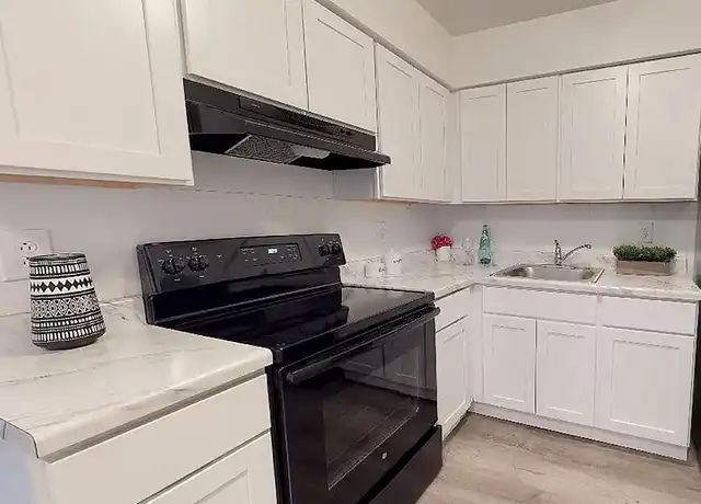 Property at Deer Park Manor - 10 Powell Dr, Sicklerville, NJ, 08081, 2 beds, 1 bath, [object Object]