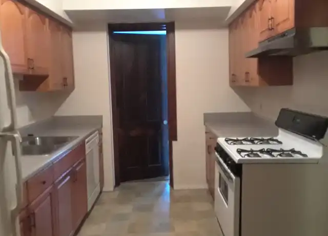 Property at 5411 S Grand Blvd, St. Louis, MO, 63111, 2 beds, 1 bath, [object Object]