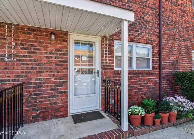 Property at 12 Laurel Pl, Eatontown, NJ, 07724, 1 bed, 1 bath, [object Object]