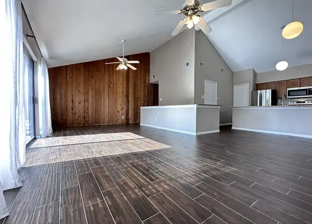 Property at 20 Lakeview Vlg, Montgomery, TX, 77356, 3 beds, 3 baths, [object Object]