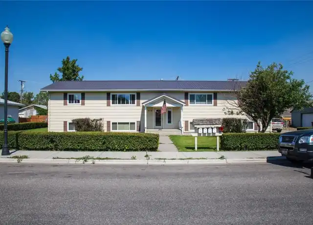 Property at 314 N 8th St Unit 4, Livingston, MT, 59047, 2 beds, 1 bath, [object Object]