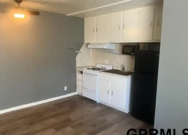 Property at 1015 N 47th Ave, Omaha, NE, 68132, 1 bed, 1 bath, [object Object]