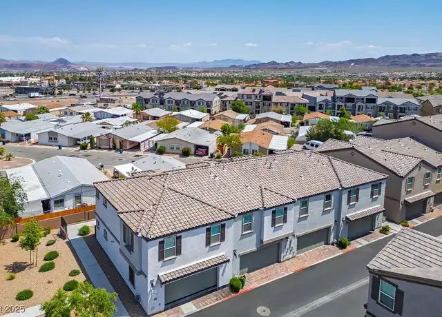 Property at 611 Sedum Ave, Henderson, NV, 89015, 3 beds, 2 baths, [object Object]