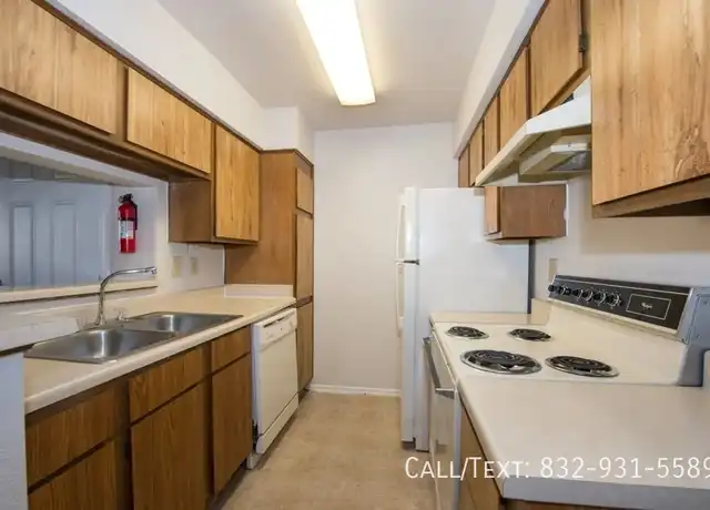 Property at 2215 Chanay Ln Unit ECK, Kingwood, TX, 77339, 1 bed, 1 bath, [object Object]