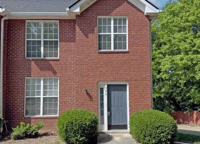 Property at 526 S 1st St, Clarksville, TN, 37040, 2 beds, 2.5 baths, [object Object]