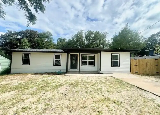 Property at 329 Edge Ave, Valparaiso, FL, 32580, 4 beds, 2 baths, [object Object]
