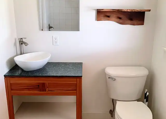 Property at 1912 Oak St, Chattanooga, TN, 37404, 1 bed, 1 bath, [object Object]