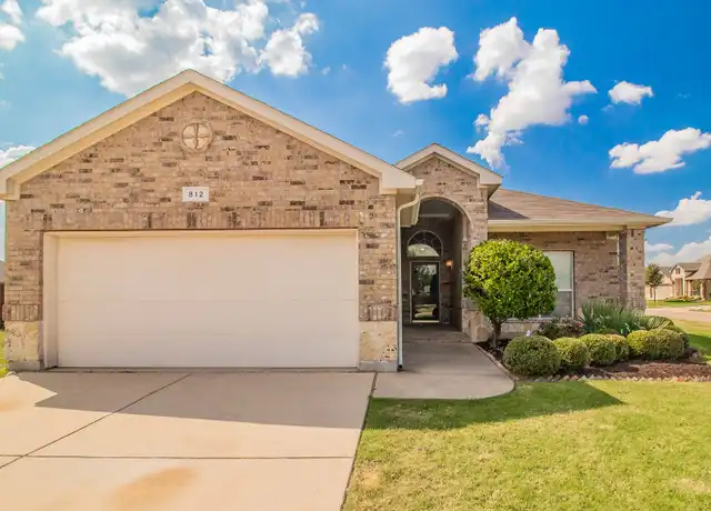 Property at 812 Olive Ct, Burleson, TX, 76028, 4 beds, 2 baths, [object Object]
