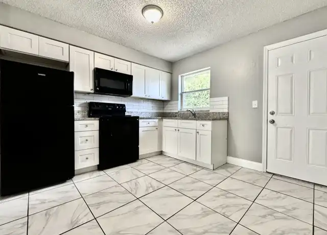 Property at 1013 Beecher St Unit 1, Leesburg, FL, 34748, 3 beds, 1 bath, [object Object]