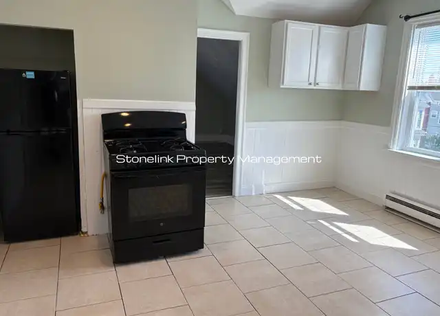 Property at 154 Harrison St Unit 3, Pawtucket, RI, 02860, 2 beds, 1 bath, [object Object]