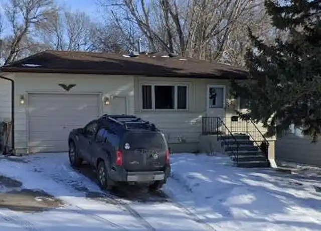 Property at 527 S 12th St, Bismarck, ND, 58504, 2 beds, 1 bath, [object Object]