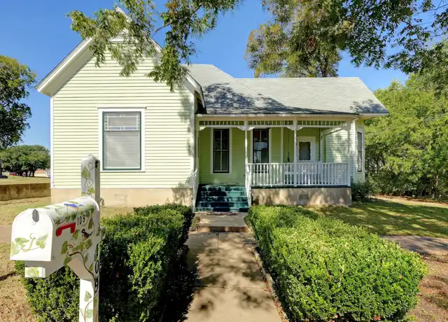 Property at 109 E 8th St, Taylor, TX, 76574, 2 beds, 1 bath, [object Object]