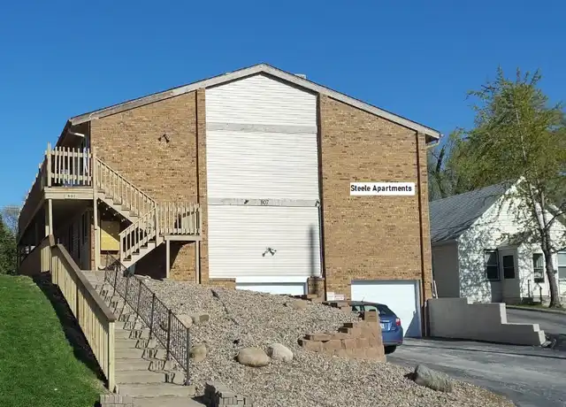 Property at 807 N 45th St Unit 3, Omaha, NE, 68132, 1 bed, 1 bath, [object Object]