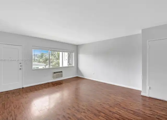 Property at 2250 Bay Dr, Miami Beach, FL, 33141, 1 bed, 1 bath, [object Object]