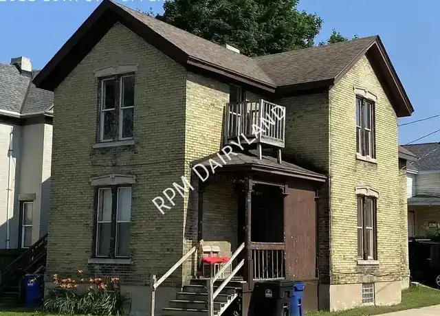 Property at 1011 10th St, Racine, WI, 53403, 3 beds, 1 bath, [object Object]