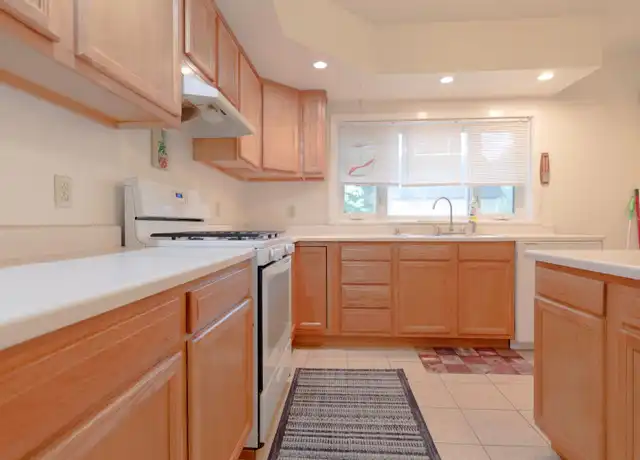 Property at 232 S Geneva St Unit 2, Ithaca, NY, 14850, 4 beds, 1 bath, [object Object]