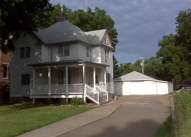 Property at 708 S Santa Fe Ave Unit 1/2, Salina, KS, 67401, 2 beds, 1 bath, [object Object]