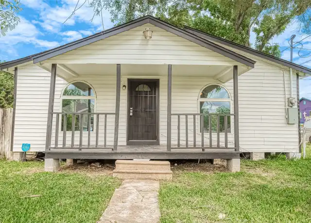 Property at 2304 Russell St, Houston, TX, 77026, 2 beds, 1 bath, [object Object]