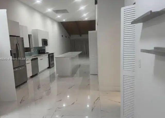 Property at 2671 Parkview Dr S Unit 2671, Hallandale Beach, FL, 33009, 3 beds, 2 baths, [object Object]