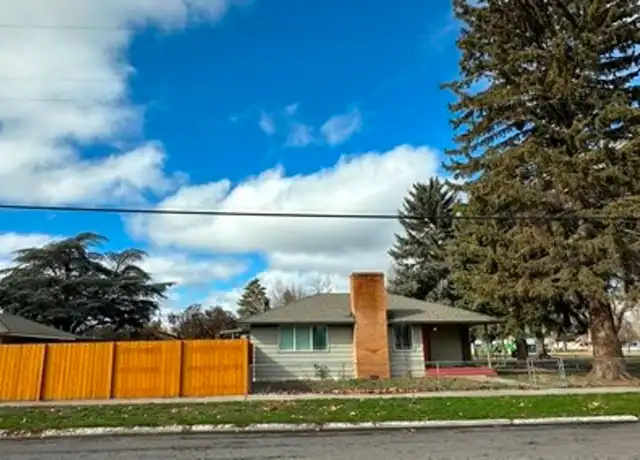 Property at 1100 Mitchell St, Klamath Falls, OR, 97601, 2 beds, 1 bath, [object Object]