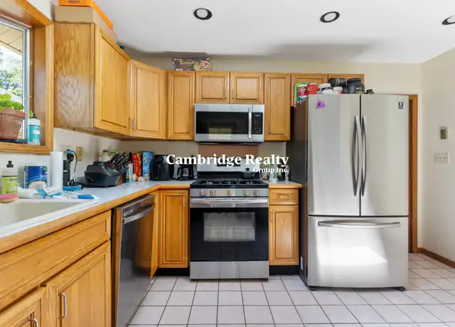 Property at 27 Murray Hill Rd Unit 2R, Cambridge, MA, 02140, 3 beds, 1.5 baths, [object Object]