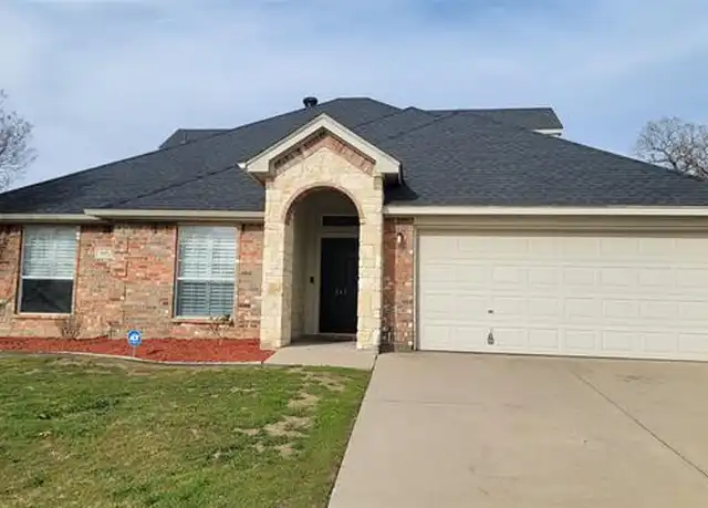 Property at 247 Spoke Trl, Willow Park, TX, 76087, 4 beds, 2 baths, [object Object]