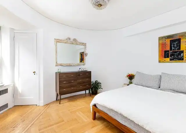Property at 25 Minetta Ln, New York, NY, 10012, 2 beds, 1 bath, [object Object]