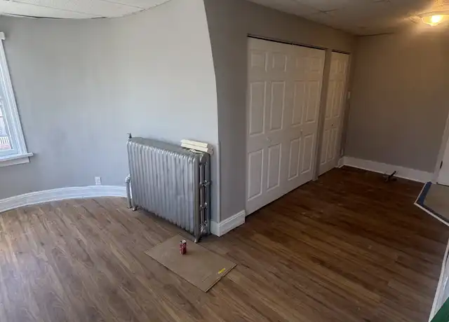 Property at 406 Michigan Ave Unit 4, Valparaiso, IN, 46383, 1 bed, 1 bath, [object Object]