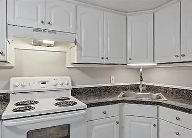 Property at 9 Madison Ave Unit 9A, Rochester, NH, 03867, 1 bed, 1 bath, [object Object]