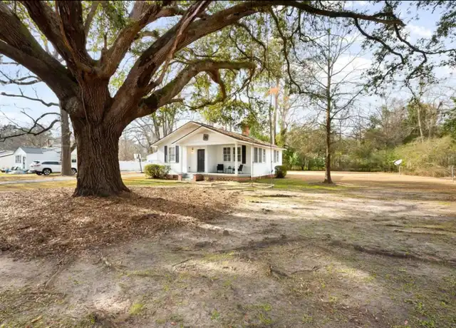 Property at 254 Magnolia St, Richmond Hill, GA, 31324, 2 beds, 1 bath, [object Object]