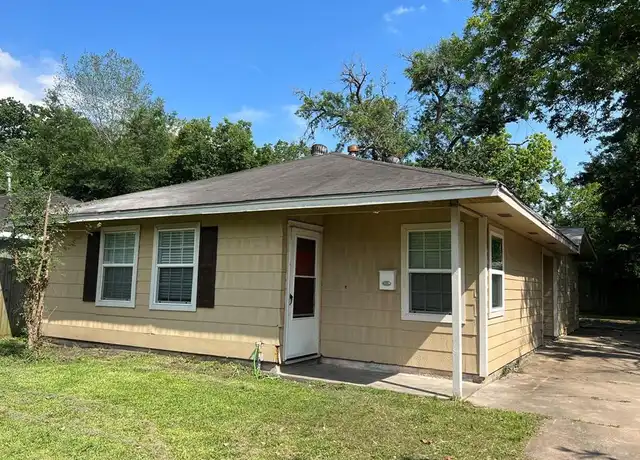 Property at 5006 Chennault Rd, Houston, TX, 77033, 3 beds, 2 baths, [object Object]