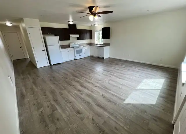 Property at 2083 SE Courtney Ave Unit 2077, Portland, OR, 97222, 2 beds, 1 bath, [object Object]