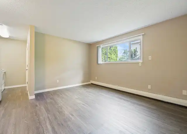 Property at 612 S Van Buren St Unit 3, Iowa City, IA, 52240, 1 bed, 1 bath, [object Object]