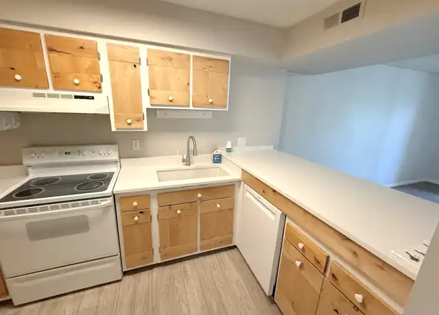 Property at 290 N 500 W #205, Bountiful, UT, 84010, 2 beds, 1 bath, [object Object]