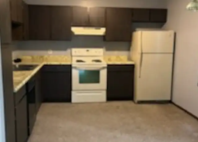 Property at 639 E 10th St, York, NE, 68467, 2 beds, 1 bath, [object Object]