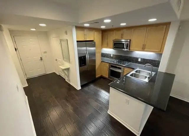 Property at 931 E Walnut St #213, Pasadena, CA, 91106, 1 bed, 1.5 baths, [object Object]