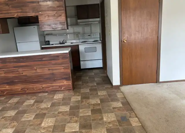 Property at 1218 N 39th St Unit 2, Grand Forks, ND, 58203, 1 bed, 1 bath, [object Object]