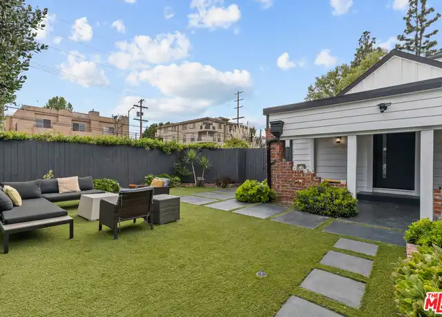 Property at 11525 Moorpark Way, Toluca Lake, CA, 91602, 1 bed, 1 bath, [object Object]