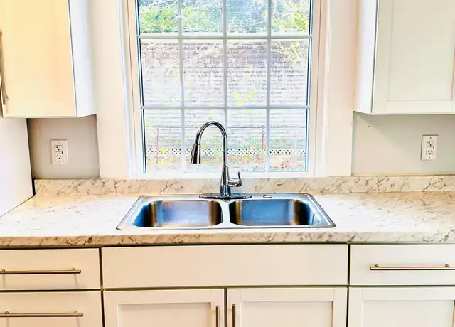 Property at 40 Pond St, Bangor, ME, 04401, 2 beds, 1 bath, [object Object]