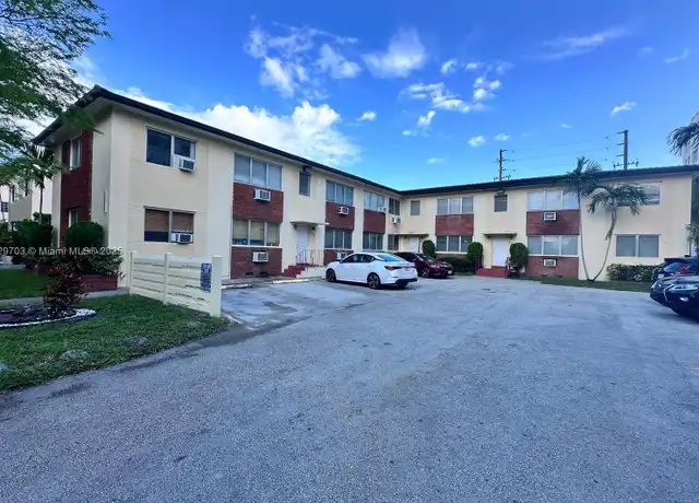 Property at 215 Zamora Ave Unit 9, Coral Gables, FL, 33134, 1 bed, 1 bath, [object Object]