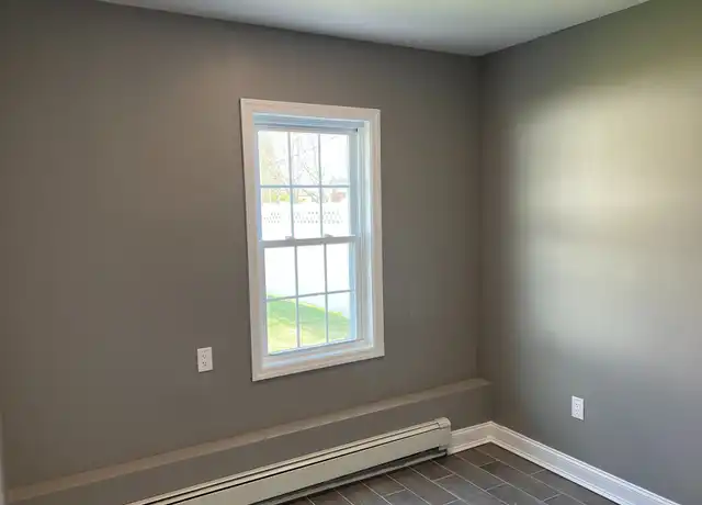 Property at 2 Gail Ct, Deer Park, NY, 11729, 1 bed, 1 bath, [object Object]
