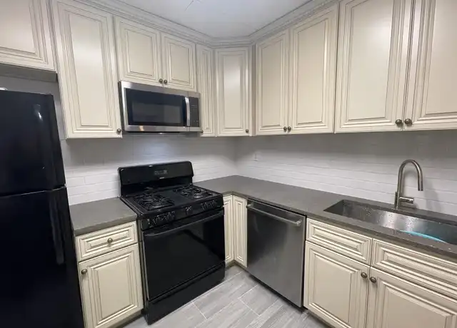 Property at 266 Jericho Tpke Unit 2R, Mineola, NY, 11501, 2 beds, 1 bath, [object Object]