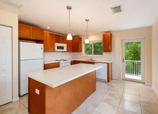 Property at 84771 Overseas Hwy, Islamorada, FL, 33036, 2 beds, 2.5 baths, [object Object]