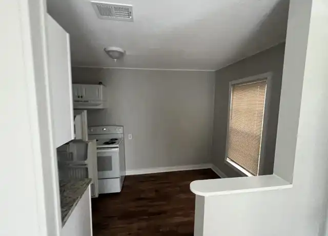 Property at 304 W Lincoln Ave, Copperas Cove, TX, 76522, 1 bed, 1 bath, [object Object]