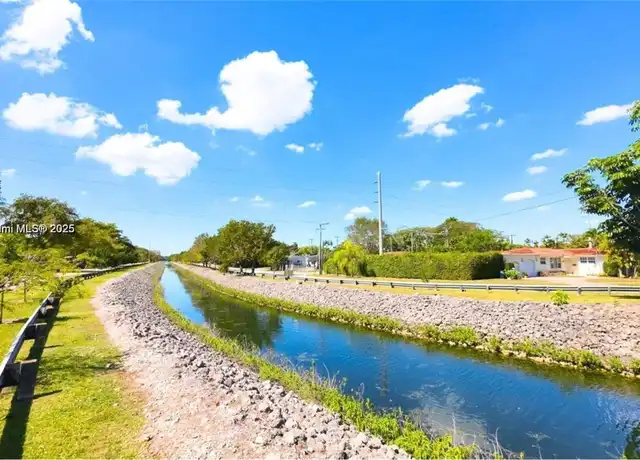 Property at 6110 S Waterway Dr Unit eff, Miami, FL, 33155, 1 bed, 1 bath, [object Object]